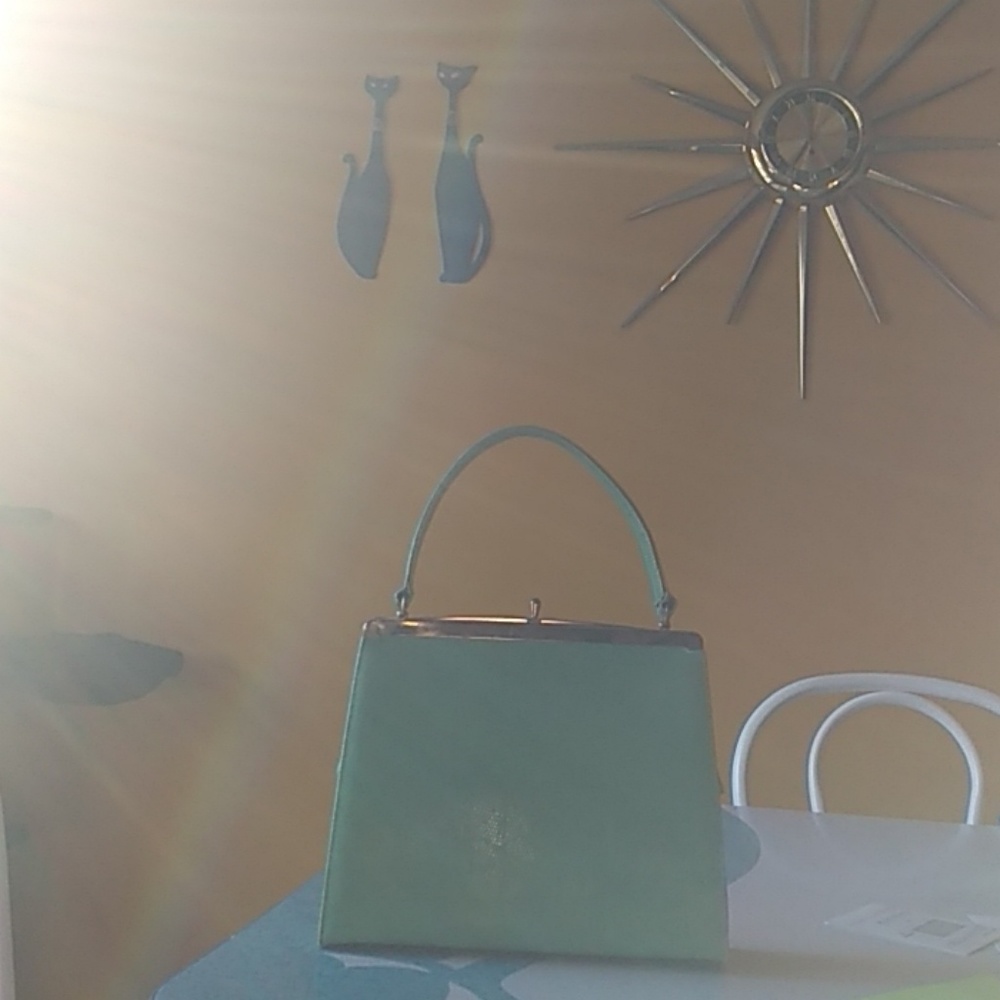 Vintage mint pinup purse in excellent condition